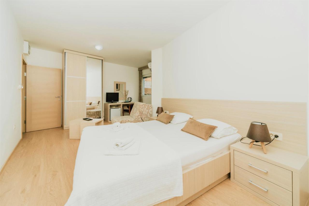 Guesthouse Radjen 스베티스테판 외부 사진